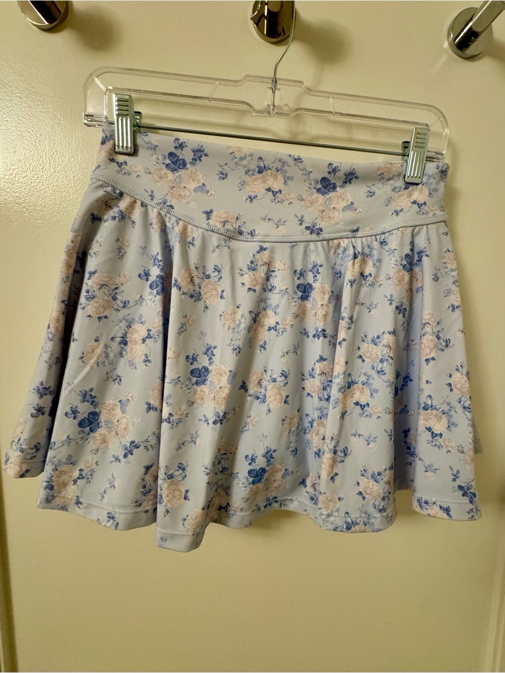 LoveShackFancy Corene bow floral active skort.  Size M - Picture 2 of 7